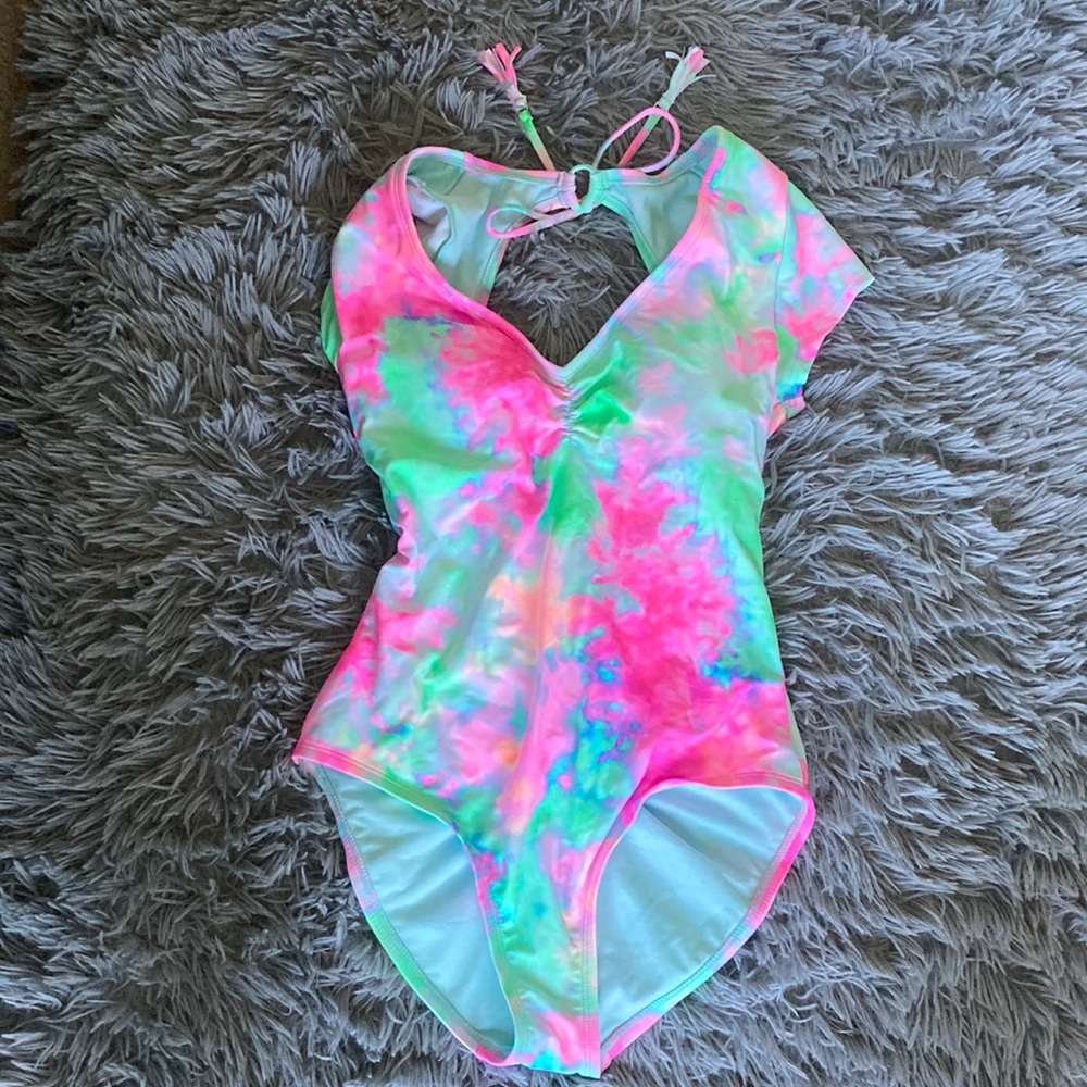 Women’s one piece bathing suit